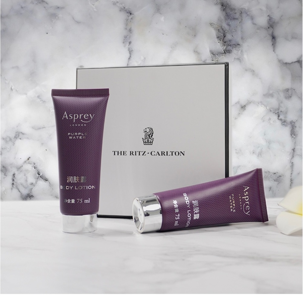 Beautiful ritz Carlton gift box body care